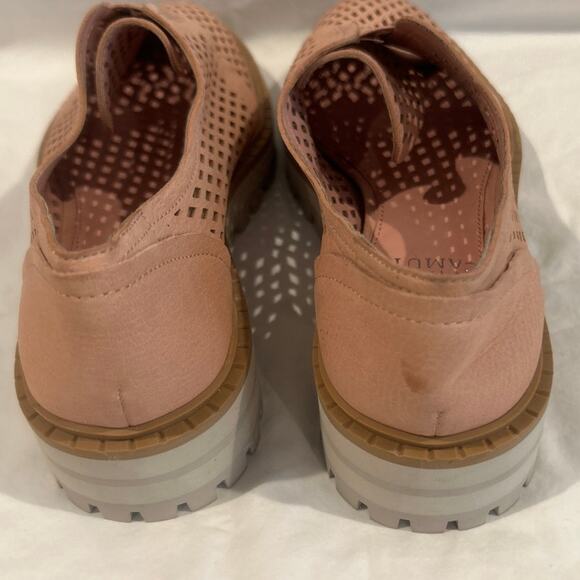VINCE CAMUTO NWOB  Mritsa Perforated Petal Pink Mauve Leather Oxford Loafer 6.5 - Picture 8 of 10